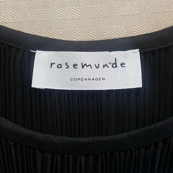 ROSEMUNDE Black Silk Tank - Picture 5 of 7